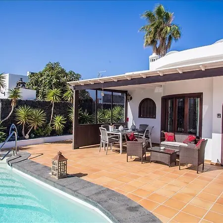Villa Casa Grecia - 3 Bedroom Family - Well Furnished Interior- Great Pool Area Puerto del Carmen (Lanzarote)