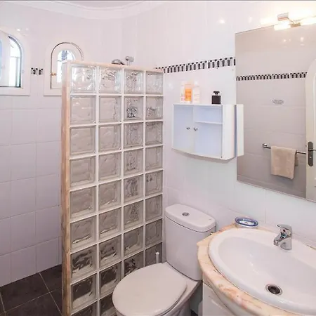 Villa Casa Grecia - 3 Bedroom Family - Well Furnished Interior- Great Pool Area *