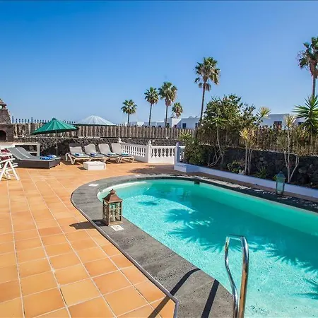 Villa Casa Grecia - 3 Bedroom Family - Well Furnished Interior- Great Pool Area *