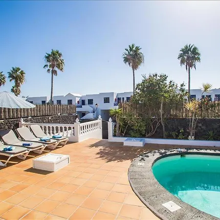 Casa Grecia - 3 Bedroom Family - Well Furnished Interior- Great Pool Area Puerto del Carmen (Lanzarote)